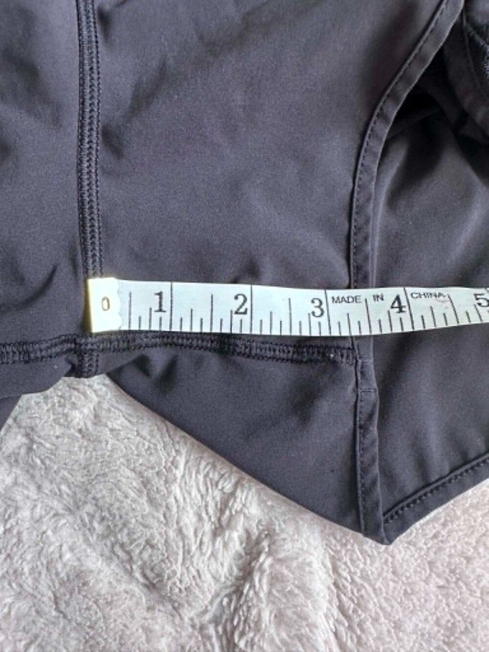 Lululemon | Black Hotty Hot Shorts II | Size 8 - Picture 8 of 10